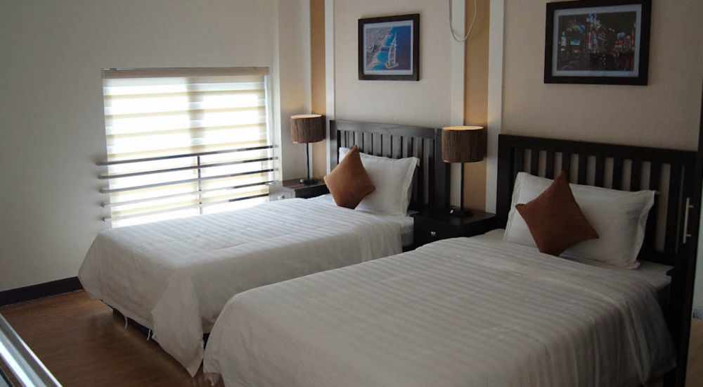Prime City Resort Hotel Angeles Exterior photo