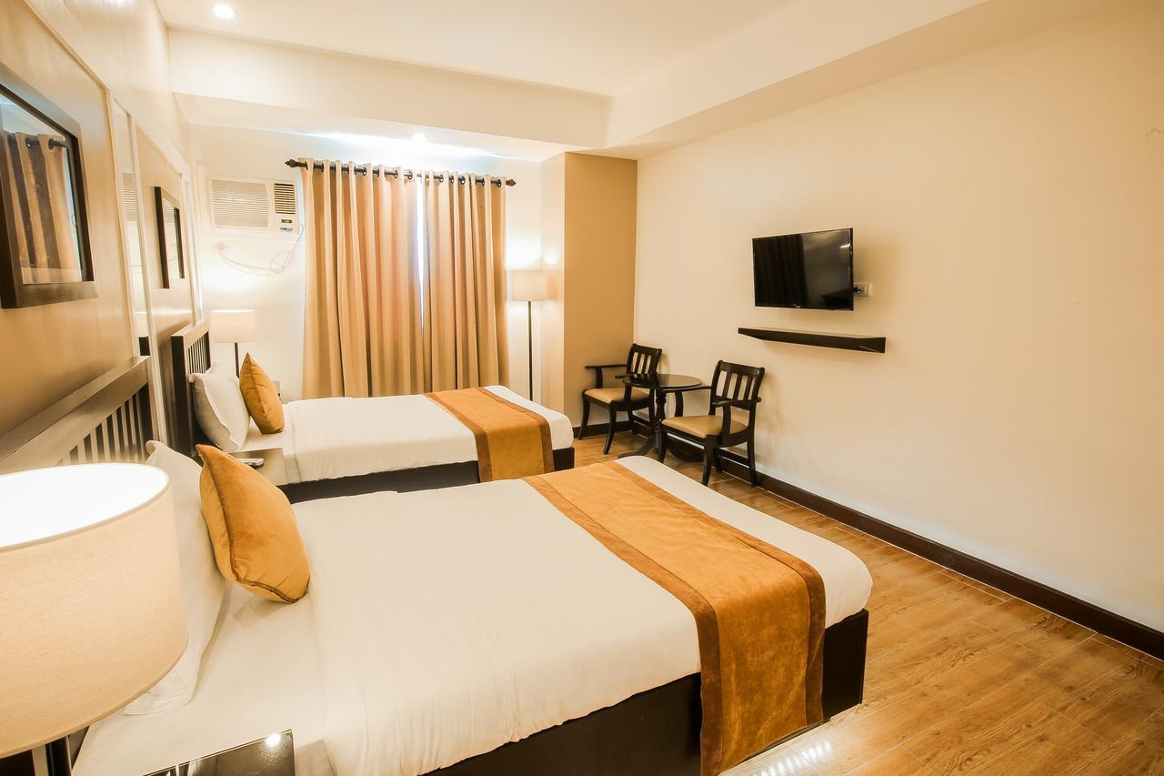 Prime City Resort Hotel Angeles Exterior photo