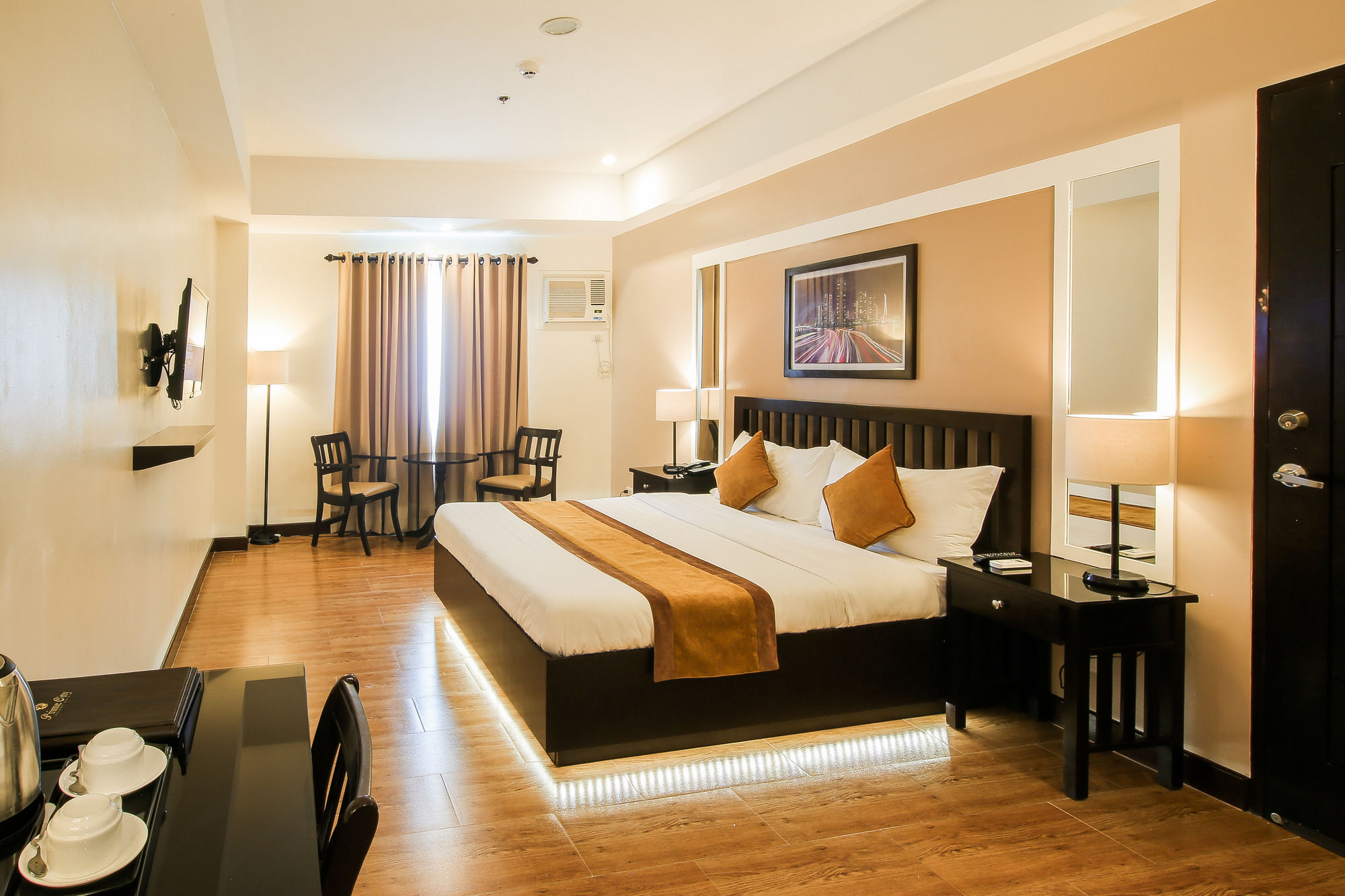 Prime City Resort Hotel Angeles Exterior photo