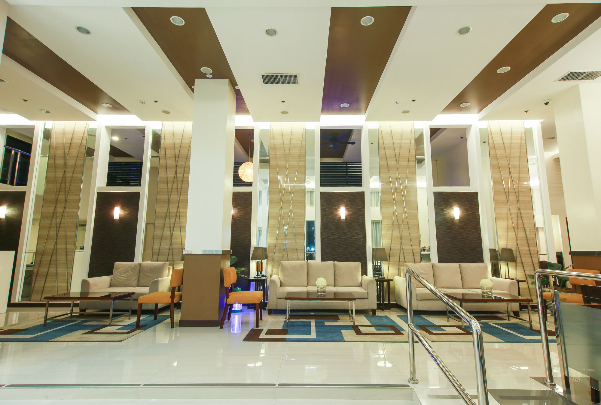 Prime City Resort Hotel Angeles Exterior photo