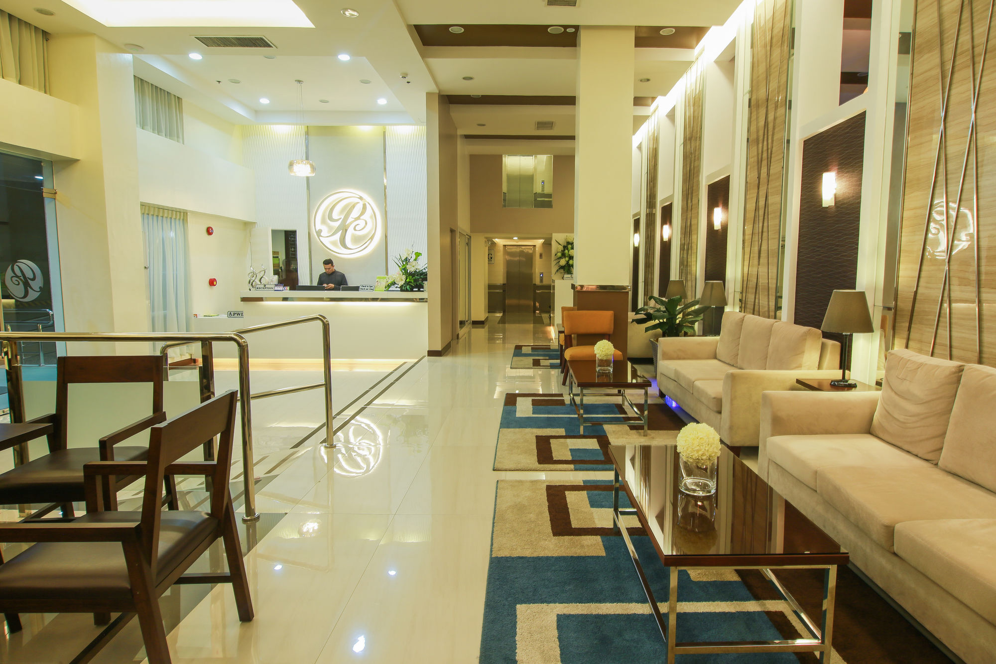 Prime City Resort Hotel Angeles Exterior photo